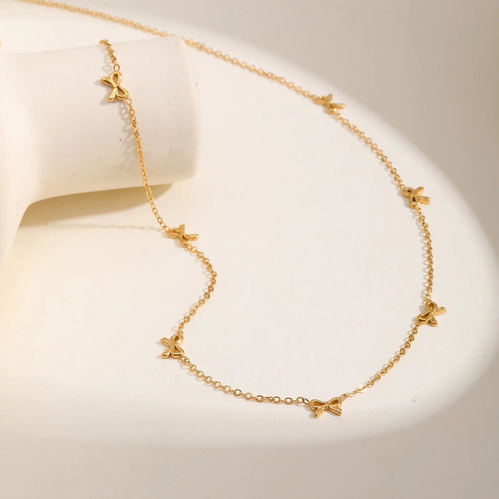 Elegant Bowknot Necklace Choker Thin Chain Women Jewelry