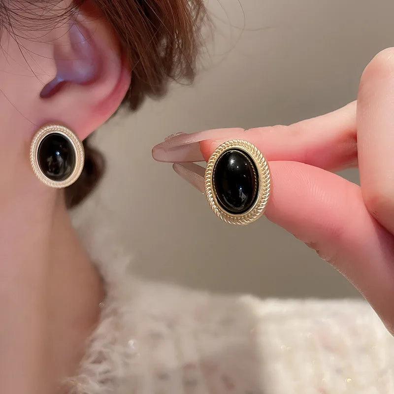 Retro Gold Black Oval Stud Earrings Metal Line Elegant Women Design