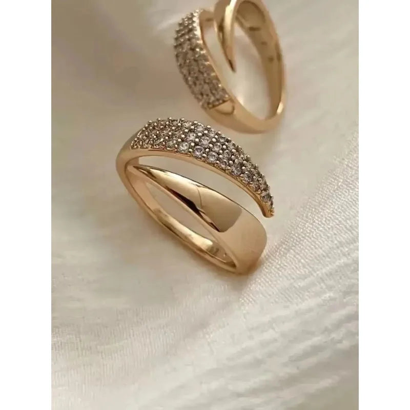 Elegant Sun Ring Natural Stone Inlaid Gold Texture Jewelry