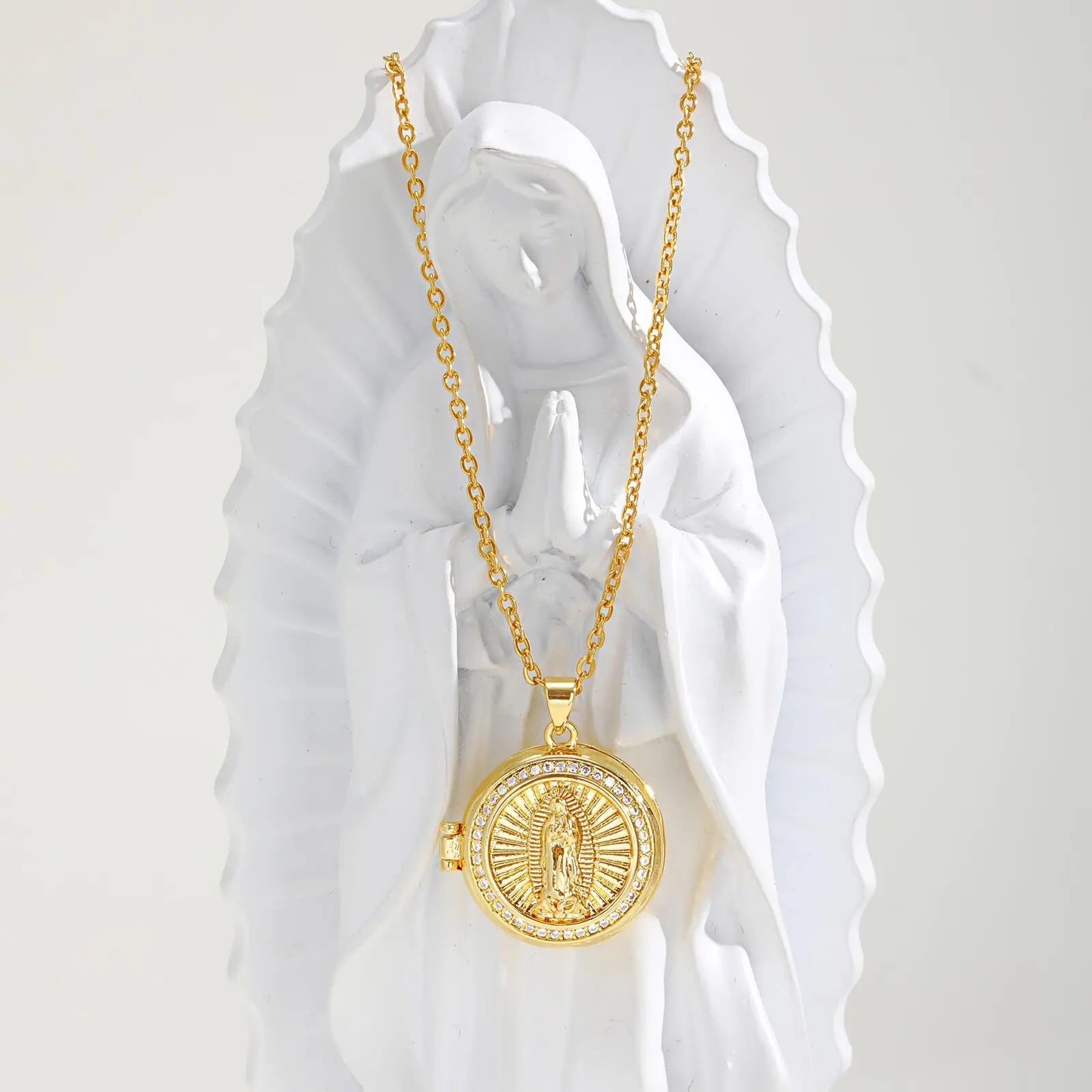 Religious Zircon Necklace Virgin Mary Round Pendant Women