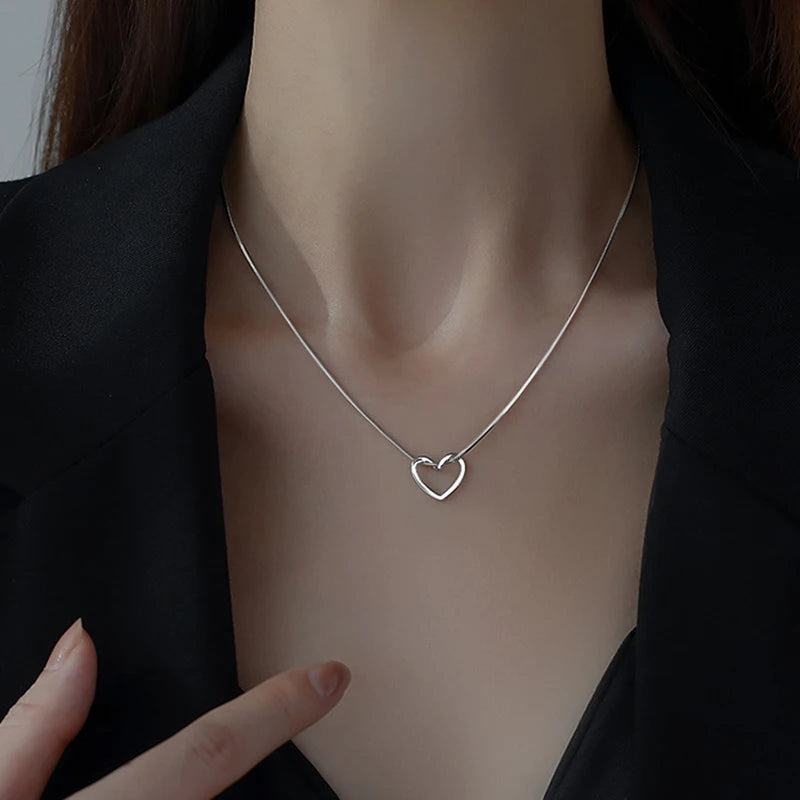 Minimalist Heart Pendant Necklace Thin Chain Korean Style Women