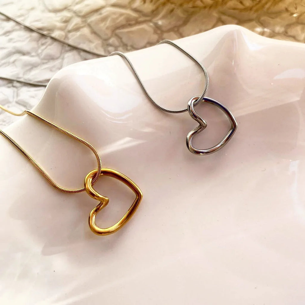 Minimalist Heart Pendant Necklace Thin Chain Korean Style Women