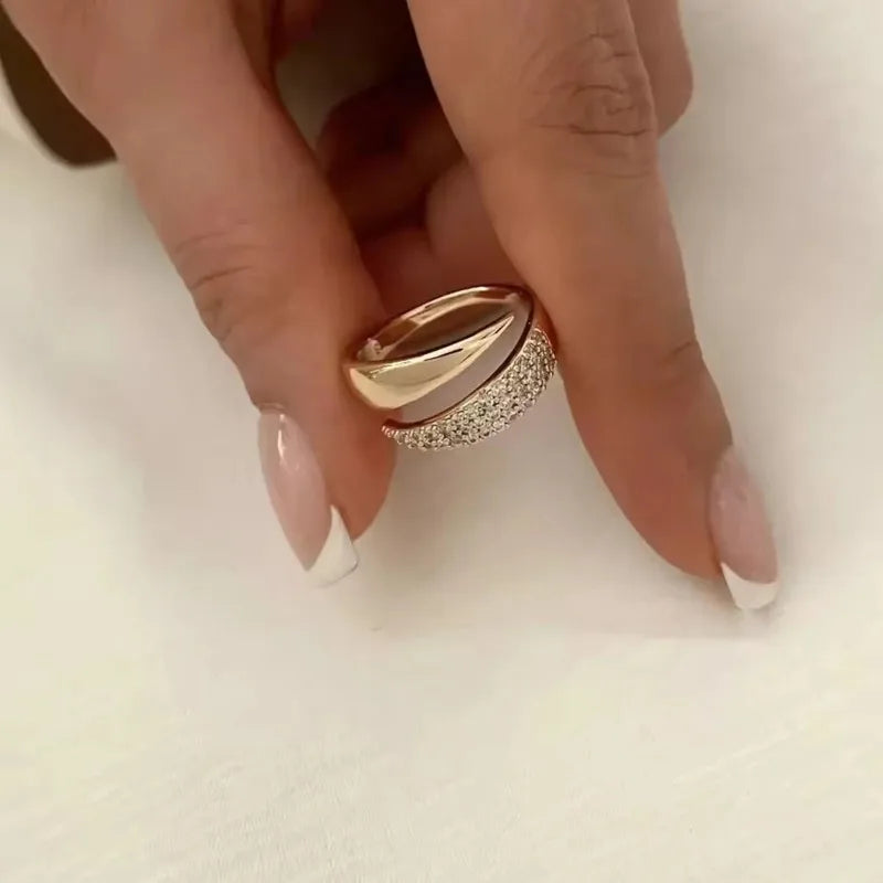 Elegant Sun Ring Natural Stone Inlaid Gold Texture Jewelry