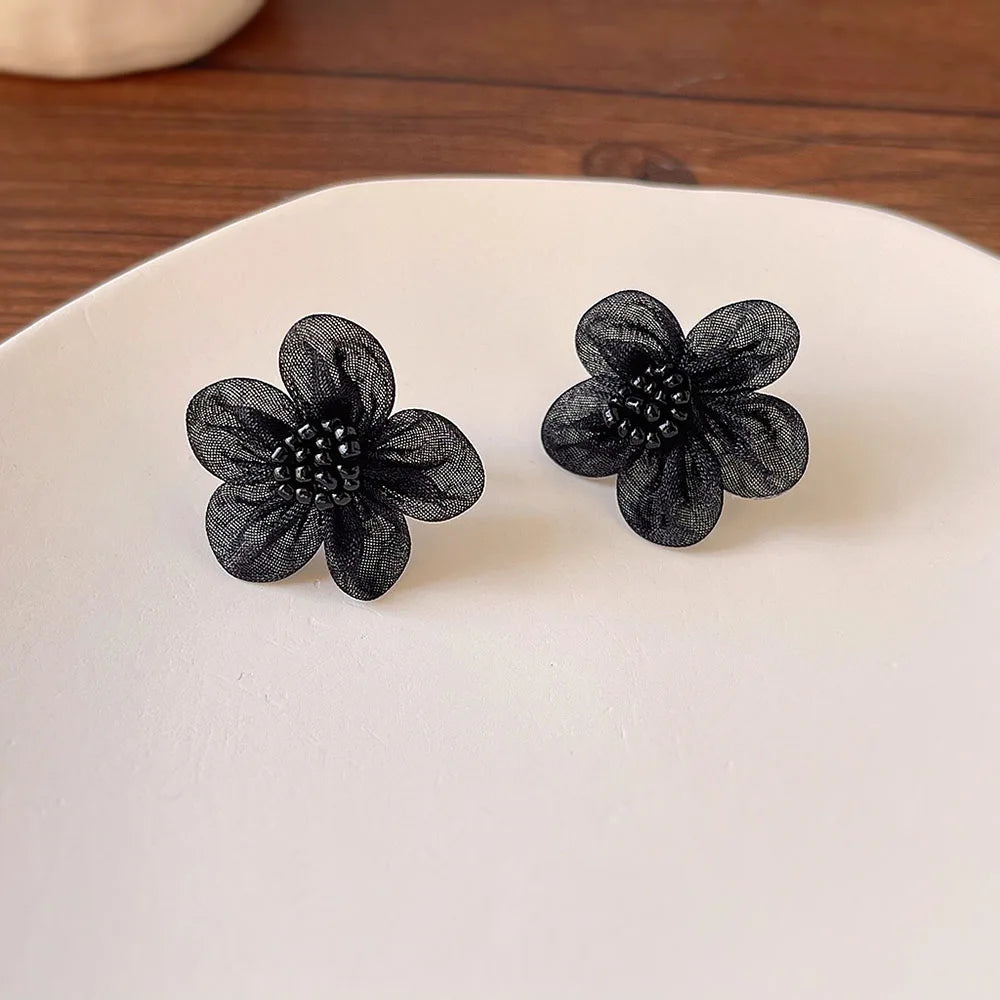 Dreamy Black Yarn Beaded Flower Stud Earrings for Women Elegant Style