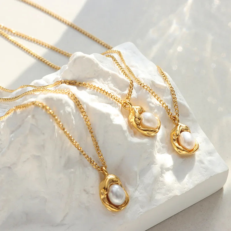 Luxury Pearl Pendant Necklace Stainless Steel Cuban Chain Women