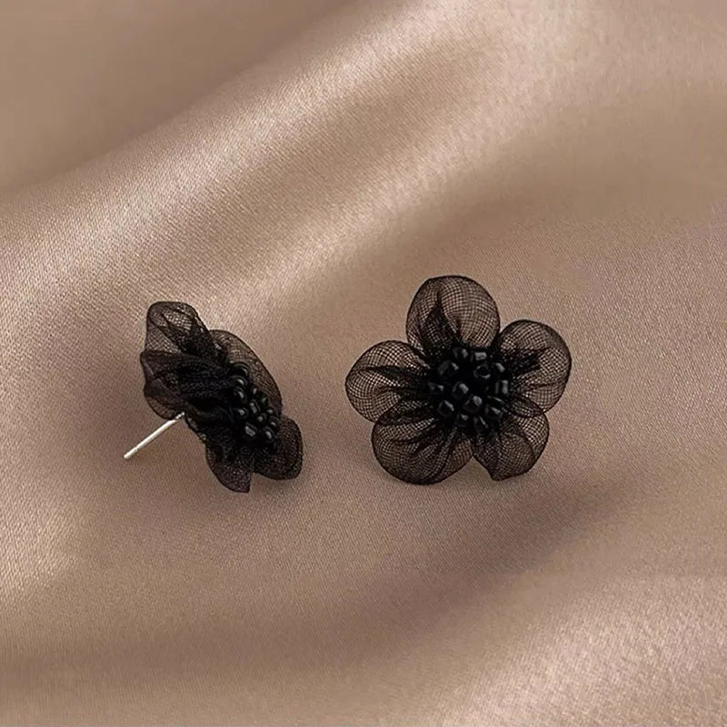 Dreamy Black Yarn Beaded Flower Stud Earrings for Women Elegant Style
