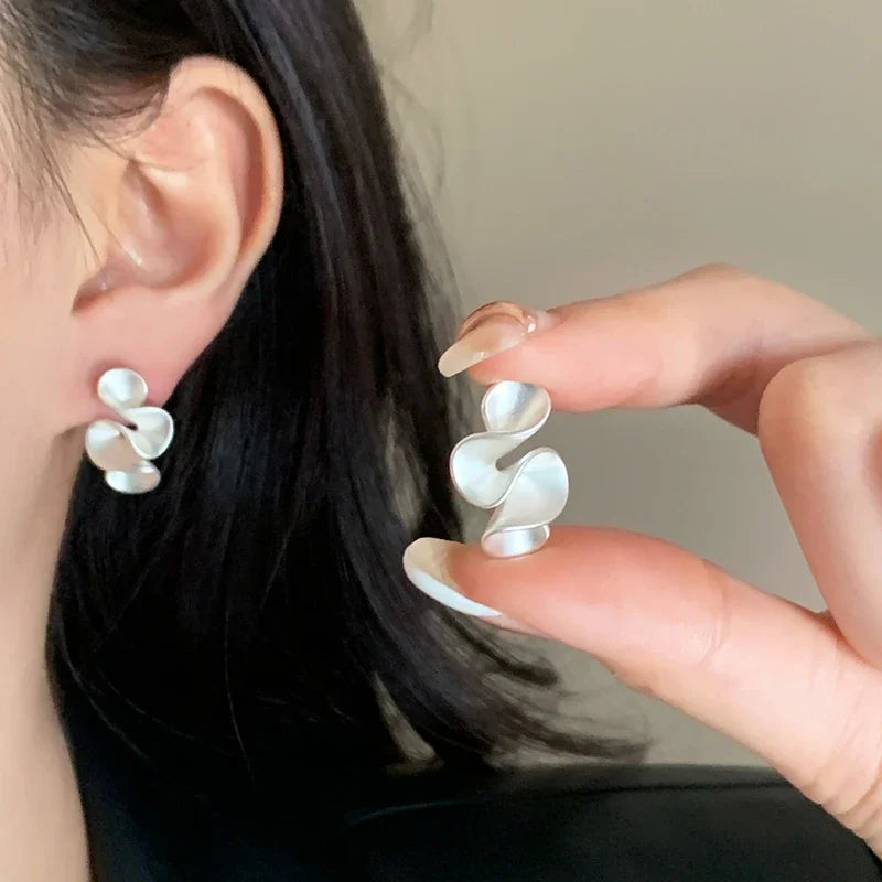 Minimalist Twisted Flower Stud Earrings 925 Silver Gold Accent