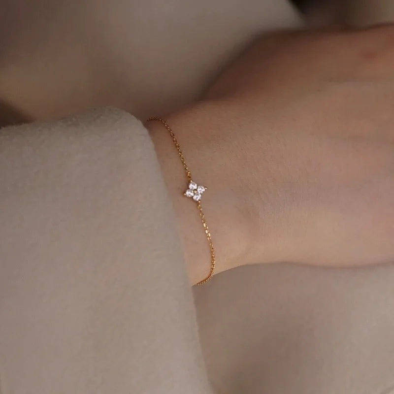 18K Gold Zircon Four Leaf Clover Necklace Stainless Steel Luxury